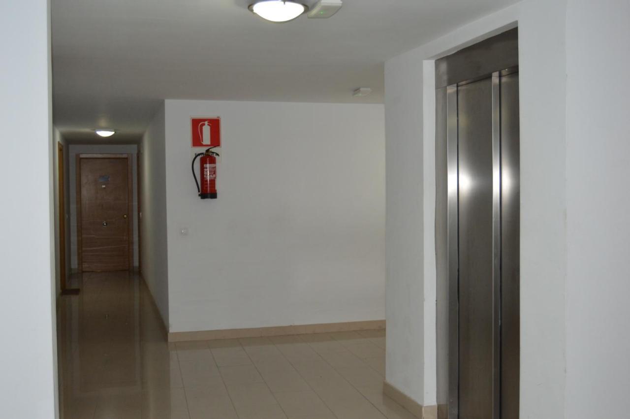 Bright, Modern Apartment In The Heart Of Arrecife Bagian luar foto